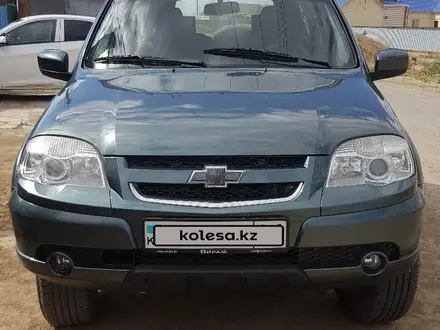 Chevrolet Niva 2015 года за 4 000 000 тг. в Атырау – фото 2