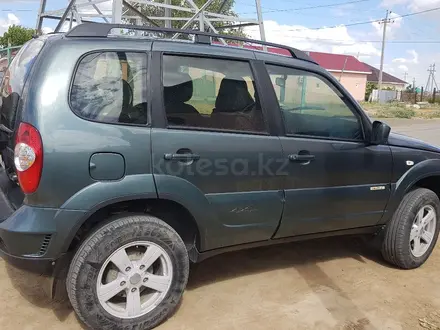 Chevrolet Niva 2015 года за 4 000 000 тг. в Атырау – фото 4