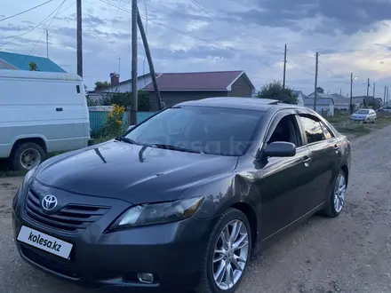 Toyota Camry 2007 года за 5 800 000 тг. в Актобе – фото 2