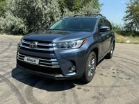 Toyota Highlander 2018 года за 15 000 000 тг. в Атырау