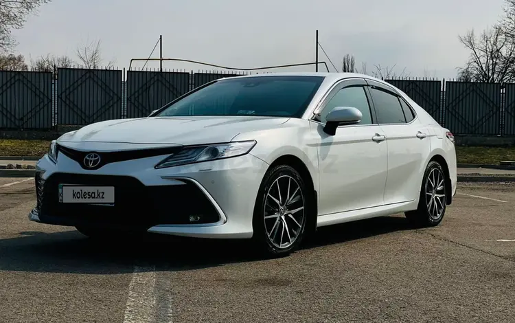 Toyota Camry 2021 года за 20 000 000 тг. в Алматы