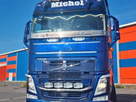 Volvo  FH 2018 года за 37 000 000 тг. в Астана