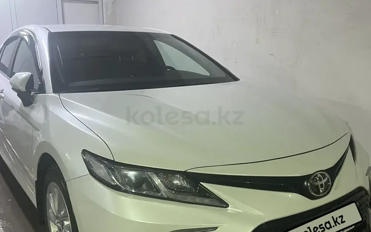 Toyota Camry 2021 года за 14 500 000 тг. в Астана