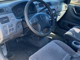 Honda CR-V 1998 года за 2 500 000 тг. в Актобе – фото 2