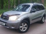 Toyota RAV4 2004 годаүшін5 700 000 тг. в Алматы