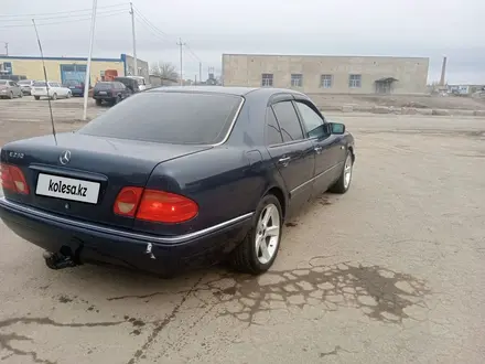 Mercedes-Benz E 230 1995 года за 2 500 000 тг. в Сатпаев – фото 4