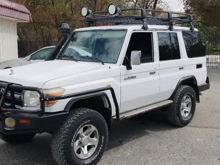 Toyota Land Cruiser Prado 2007 года за 15 000 000 тг. в Актау – фото 3