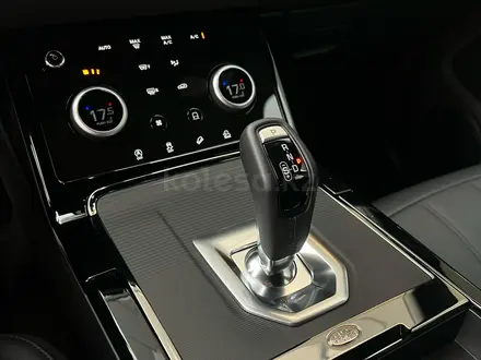 Land Rover Range Rover Evoque 2023 года за 30 558 000 тг. в Алматы – фото 15