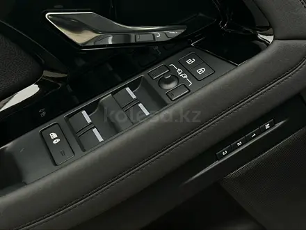 Land Rover Range Rover Evoque 2023 года за 30 558 000 тг. в Алматы – фото 10