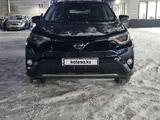 Toyota RAV4 2018 года за 12 600 000 тг. в Актобе – фото 2