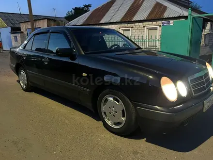 Mercedes-Benz E 200 1999 года за 3 350 000 тг. в Павлодар – фото 6