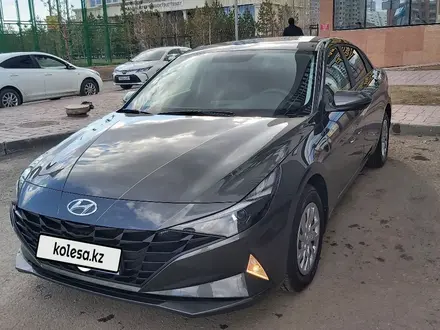 Hyundai Elantra 2022 года за 9 500 000 тг. в Астана