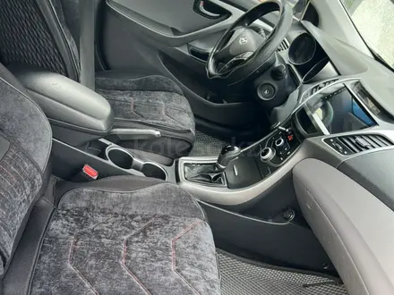 Hyundai Elantra 2015 года за 5 350 000 тг. в Шымкент – фото 9