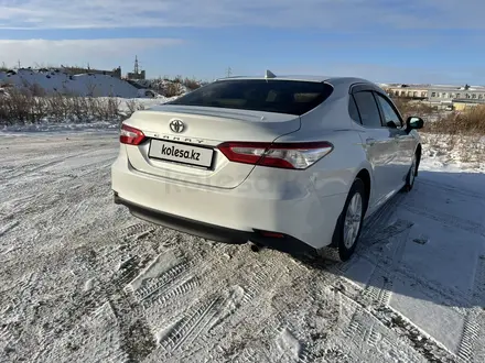 Toyota Camry 2020 года за 11 700 000 тг. в Костанай – фото 5