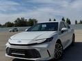 Toyota Camry Luxe 2025 года за 23 290 000 тг. в Актобе