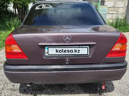 Mercedes-Benz C 180 1994 года за 1 550 000 тг. в Караганда – фото 4