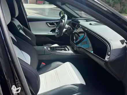 Mercedes-Benz E 53 AMG Sport Plus 2024 года за 77 000 000 тг. в Алматы – фото 15