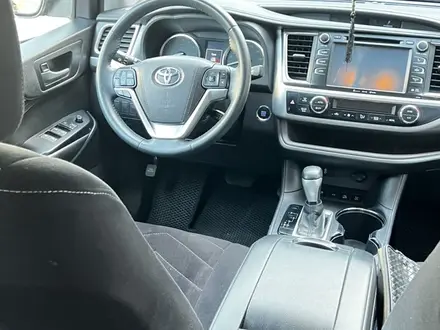 Toyota Highlander 2016 года за 16 000 000 тг. в Алматы – фото 8