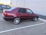 Volkswagen Vento 1992 года за 1 100 000 тг. в Актобе – фото 2