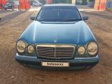 Mercedes-Benz E 240 1998 года за 2 800 000 тг. в Щучинск