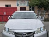Lexus ES 300h 2013 года за 8 000 000 тг. в Актау – фото 2