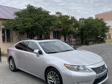 Lexus ES 300h 2013 года за 8 000 000 тг. в Актау – фото 3