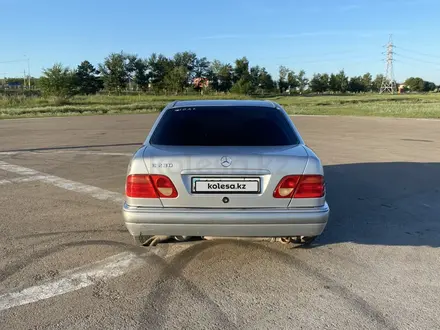 Mercedes-Benz E 240 1998 года за 2 700 000 тг. в Костанай – фото 5