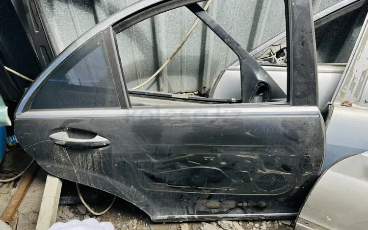 W221 задний правая дверьүшін20 000 тг. в Алматы