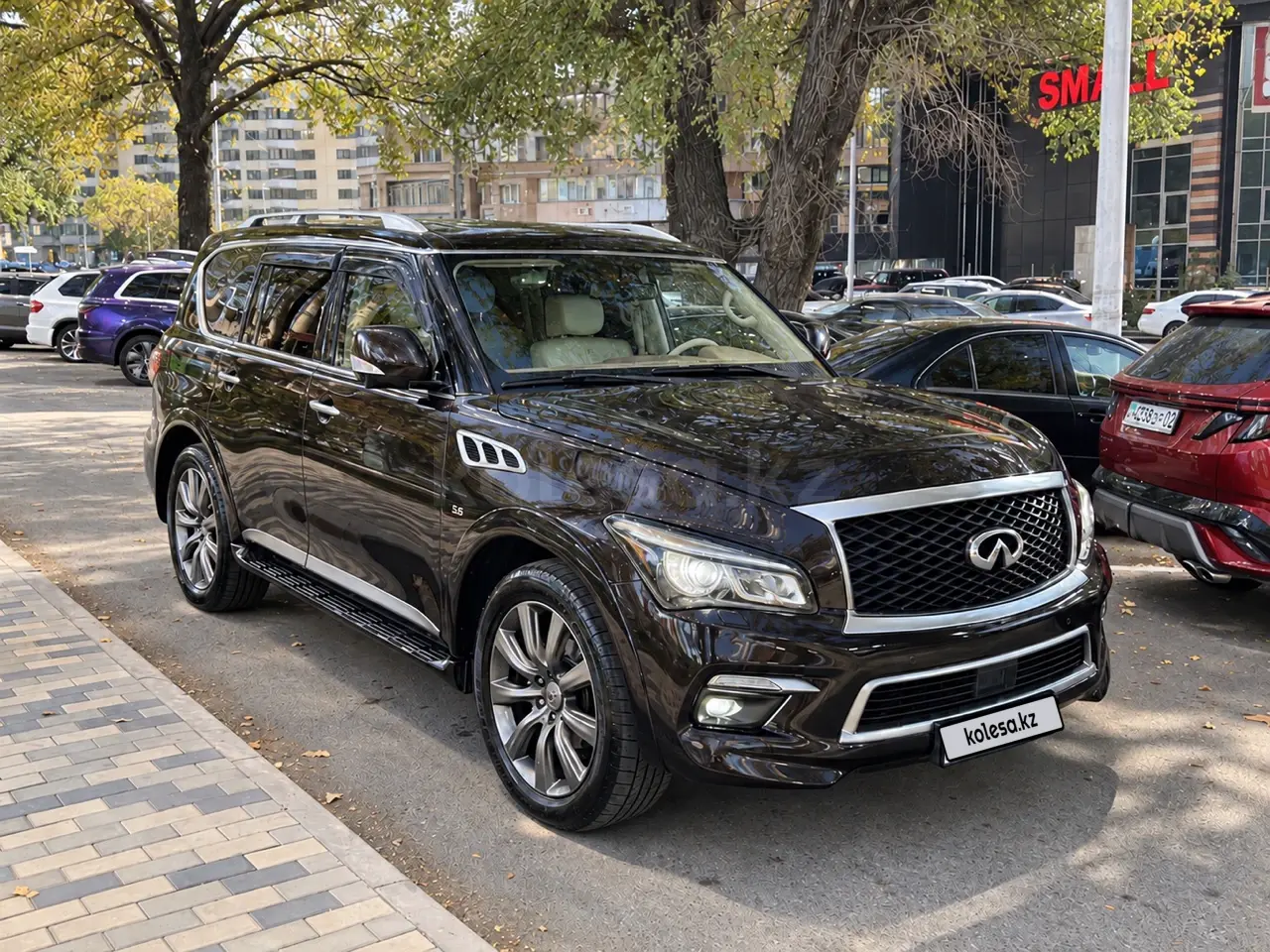 Infiniti QX80, 2015