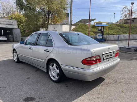 Mercedes-Benz E 320 1998 года за 4 500 000 тг. в Шымкент – фото 5