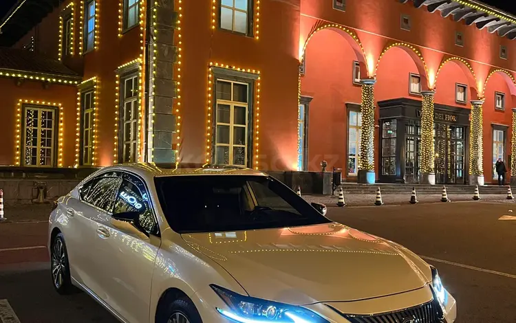 Lexus ES 250 2021 года за 21 000 000 тг. в Шымкент