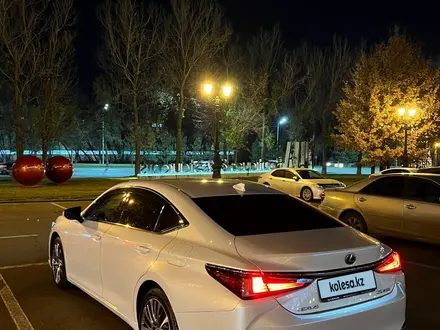 Lexus ES 250 2021 года за 21 000 000 тг. в Шымкент – фото 5