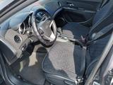 Chevrolet Cruze 2013 года за 3 800 000 тг. в Семей – фото 5