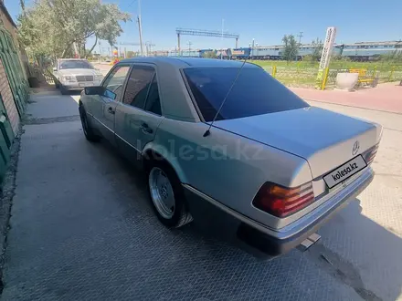 Mercedes-Benz E 500 1993 года за 4 600 000 тг. в Шиели – фото 2