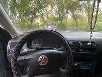 Volkswagen Golf 2002 годаүшін2 600 000 тг. в Караганда