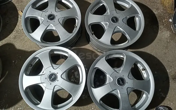 Легкосплавные диски "GIRO" на автомашину Toyota Camry (Китай R16 за 200 000 тг. в Астана