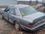 Mercedes-Benz E 200 1991 годаfor700 000 тг. в Караганда