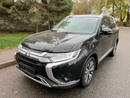 Mitsubishi Outlander 2021 года за 11 650 000 тг. в Алматы