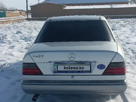 Mercedes-Benz E 220 1993 года за 2 400 000 тг. в Туркестан – фото 3