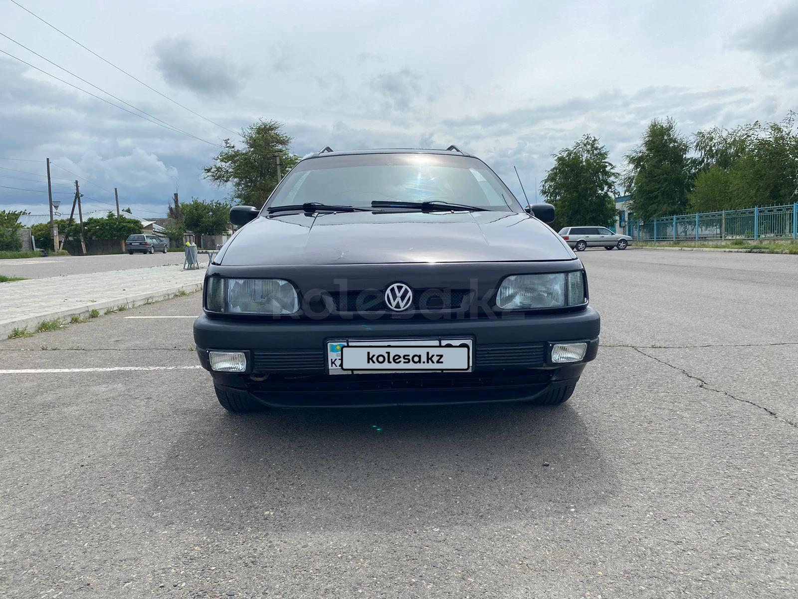 Volkswagen Passat 1992 г.