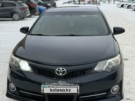 Toyota Camry 2014 года за 8 700 000 тг. в Актобе – фото 2