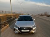 Hyundai Elantra 2019 года за 7 950 000 тг. в Алматы – фото 3