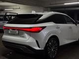 Lexus RX 350 2023 года за 32 000 000 тг. в Астана – фото 3
