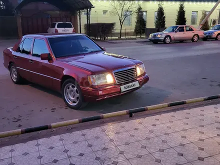 Mercedes-Benz E 230 1992 года за 1 600 000 тг. в Кызылорда – фото 3