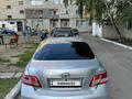 Toyota Camry 2011 года за 6 800 000 тг. в Уральск – фото 2