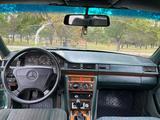 Mercedes-Benz E 200 1990 годаfor1 350 000 тг. в Павлодар