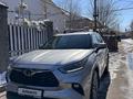 Toyota Highlander 2021 года за 27 000 000 тг. в Алматы