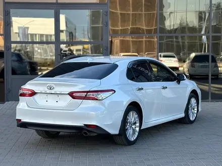 Toyota Camry 2021 года за 16 275 000 тг. в Уральск – фото 5