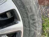 Диски Kia, Hyundai R17 + шины за 155 000 тг. в Астана – фото 4