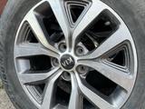 Диски Kia, Hyundai R17 + шины за 155 000 тг. в Астана – фото 3
